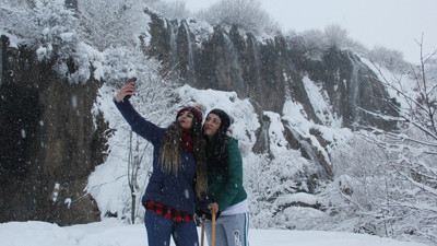 Girlevik Şelalesi kışın bir başka güzel