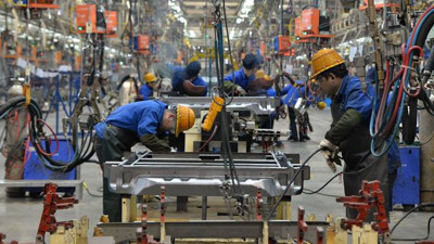 Çin'de imalattaki artış 8 ayın en düşük seviyesinde