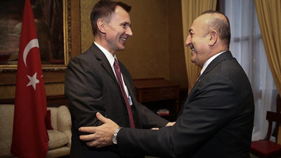 Çavuşoğlu, İngiliz mevkidaşı ile görüştü
