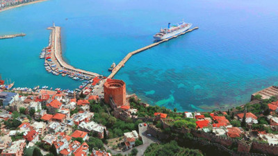 Sezon uzadı, turizmcinin yüzü güldü