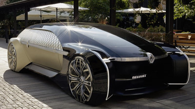 Robot otomobiller sahnede