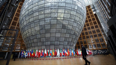 Euro Bölgesi'nde büyüme beklenenden daha fazla yavaşladı