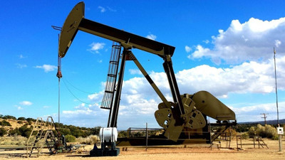 Petrolde tırmanış devam ediyor