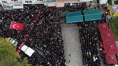 Şehitler son yolculuklarına uğurlandı