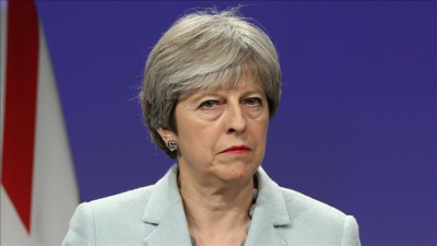 May güvenoyu aldı, ama Brexit krizi sürüyor