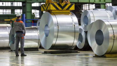 Sanayi &uuml;retimi ekimde daraldı