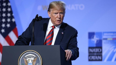 Trump, ABD'nin savunma harcamasına 'çılgınlık' dedi