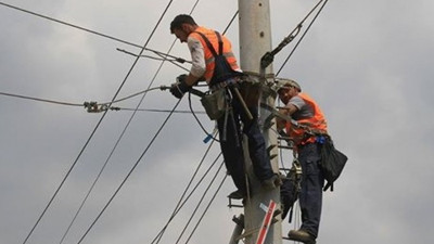 "Direğin tepesindeki işçi kadroya girmiyor balerin giriyor"