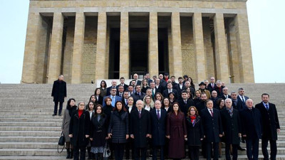 Kılıçdaroğlu, PM üyeleri ile Anıtkabir'i ziyaret etti