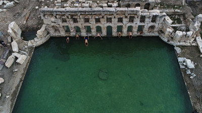 İki bin yıllık hamamda kış ortasında yüzme keyfi