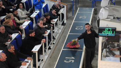 Çiçek mezatlarında Sevgililer Günü hareketliliği