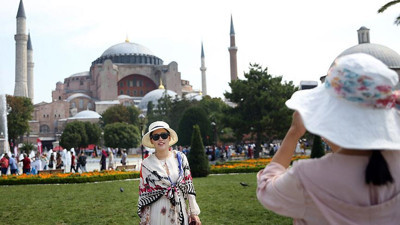 Turistler yüzünü İspanya'dan Türkiye'ye döndü