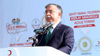 'Öğretmene en büyük yatırımı yaptık'