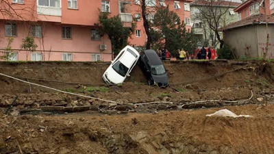 Kadıköy'de toprak kayması