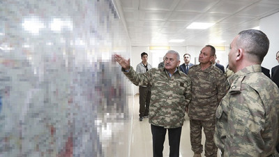 Yıldırım Hatay'daki harekat merkezini ziyaret etti