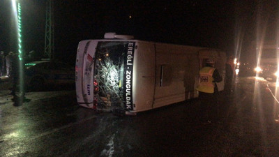 Midibüs devrildi: 1 ölü, 22 yaralı
