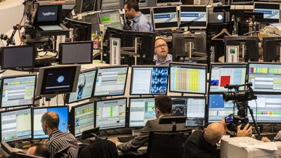 Avrupa borsaları yüzde 4 düştü