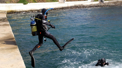 Birinci sınıf sanayi dalgıcı olup işsiz kalmıyorlar