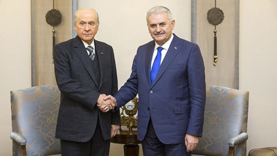 Başbakan Yıldırım'dan Bahçeli'ye tebrik telefonu