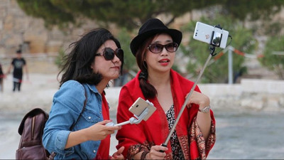 Çinliler yurt dışında 115 milyar dolar harcadı