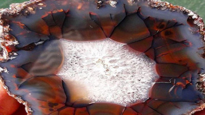 Hobi olarak başladığı taş işleme mesleği oldu