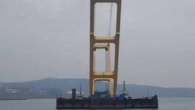 Yüzer kreyn Bandırma'ya getirildi