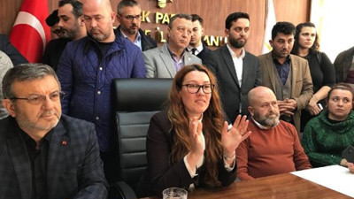 AK Parti'nin tek kadın il başkanı istifa etti