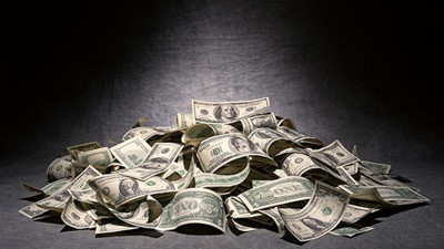 Dolar rekora doymadı