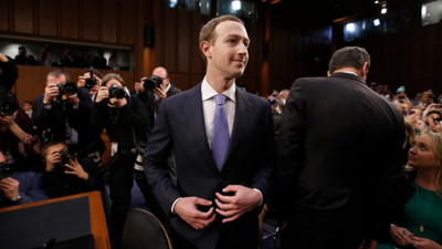 Zuckerberg, senatoda özür diledi