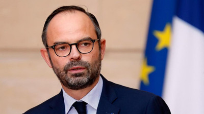 Fransa Başbakanı: Biz Esad'a savaş açmadık