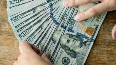 Dolar yukarı yönlü açıldı