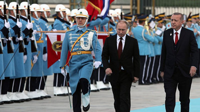Cumhurbaşkanı Erdoğan, Putin'i resmi törenle karşıladı