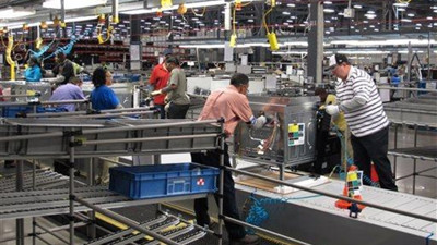 Almanya'da fabrika siparişleri şubatta hafif arttı