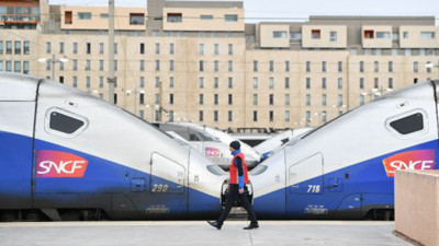 Fransa'da demiryolu grevinin faturası 100 milyon euro