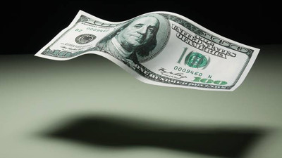 Dolar güne hareketli başladı