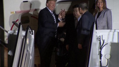 Kuzey Kore'nin serbest bıraktığı üç ABD'liyi Trump karşıladı