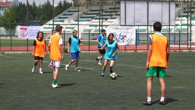 Toplumsal cinsiyet eşitliğine futbol maçı ile dikkat çektiler