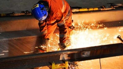 Almanya'da imalat sanayi PMI beklentilerin altında kaldı