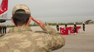 Kuzey Irak'ta şehit olan 3 askere veda