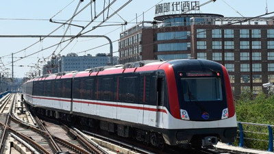 Çin'de 117 kişiye uçak ve tren yolculuğundan men