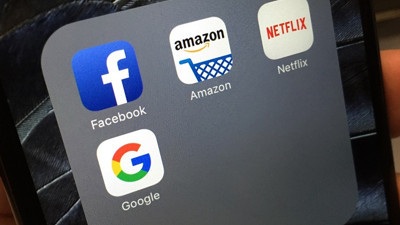 Facebook ve Netflix hisseleri tavan