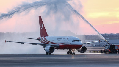 Erdoğan, İstanbul Yeni Havalimanı'na ilk inişi gerçekleştirdi