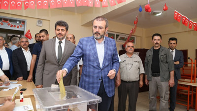 Ünal: Milletimizin kararı bizim başımız üzerine