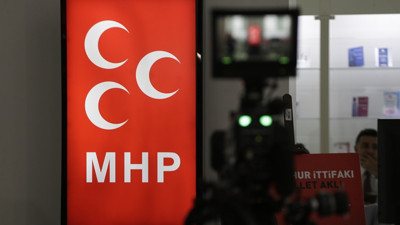 MHP Genel Merkezi'nde bekleyiş sürüyor
