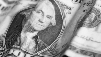 Belirsizlik kalktı, TL pozitif ayrıştı