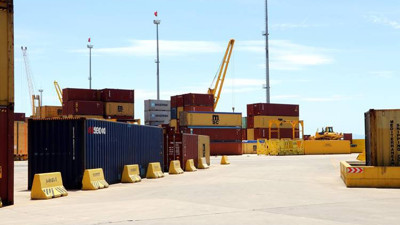 Gümrük ve ticaret merkezleri geliyor