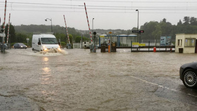 Fransa tedirgin: 33 bölgede turuncu alarm verildi