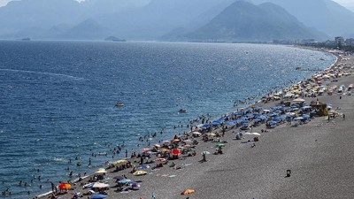 Antalya'da turist sayısındaki artış hız kesmedi