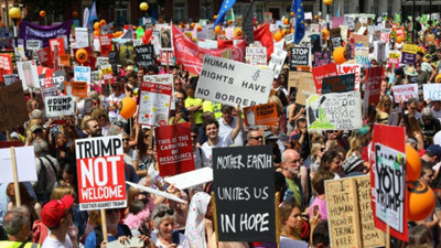 İngiltere'de yüz binler Trump'ı protesto ediyor