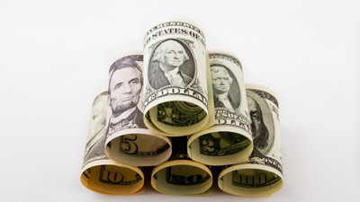 Dolar Fitch sonrası sakin